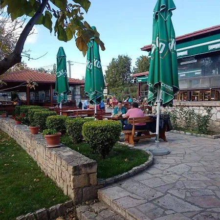 Hotel Etno Selo Zlatno Bure Skopje